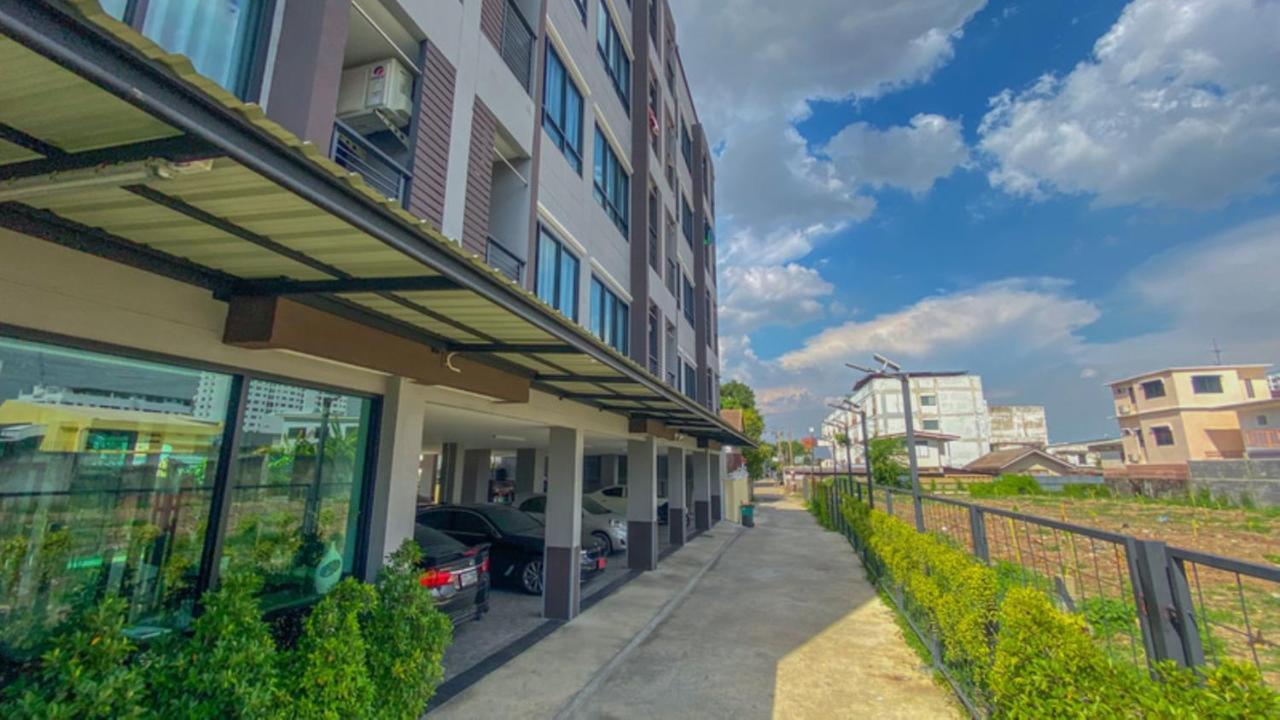 Plearnwan Deluxe Mansion Hotell Bangkok Eksteriør bilde