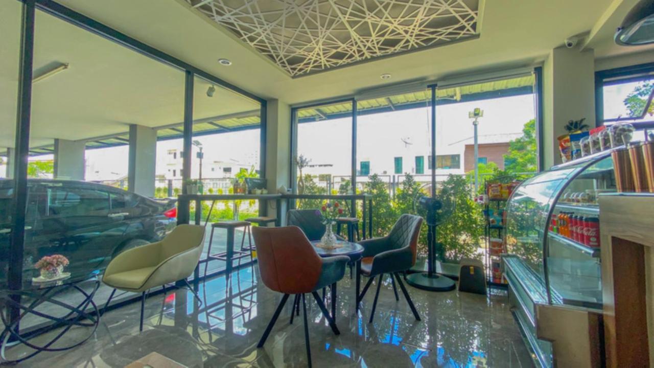 Plearnwan Deluxe Mansion Hotell Bangkok Eksteriør bilde