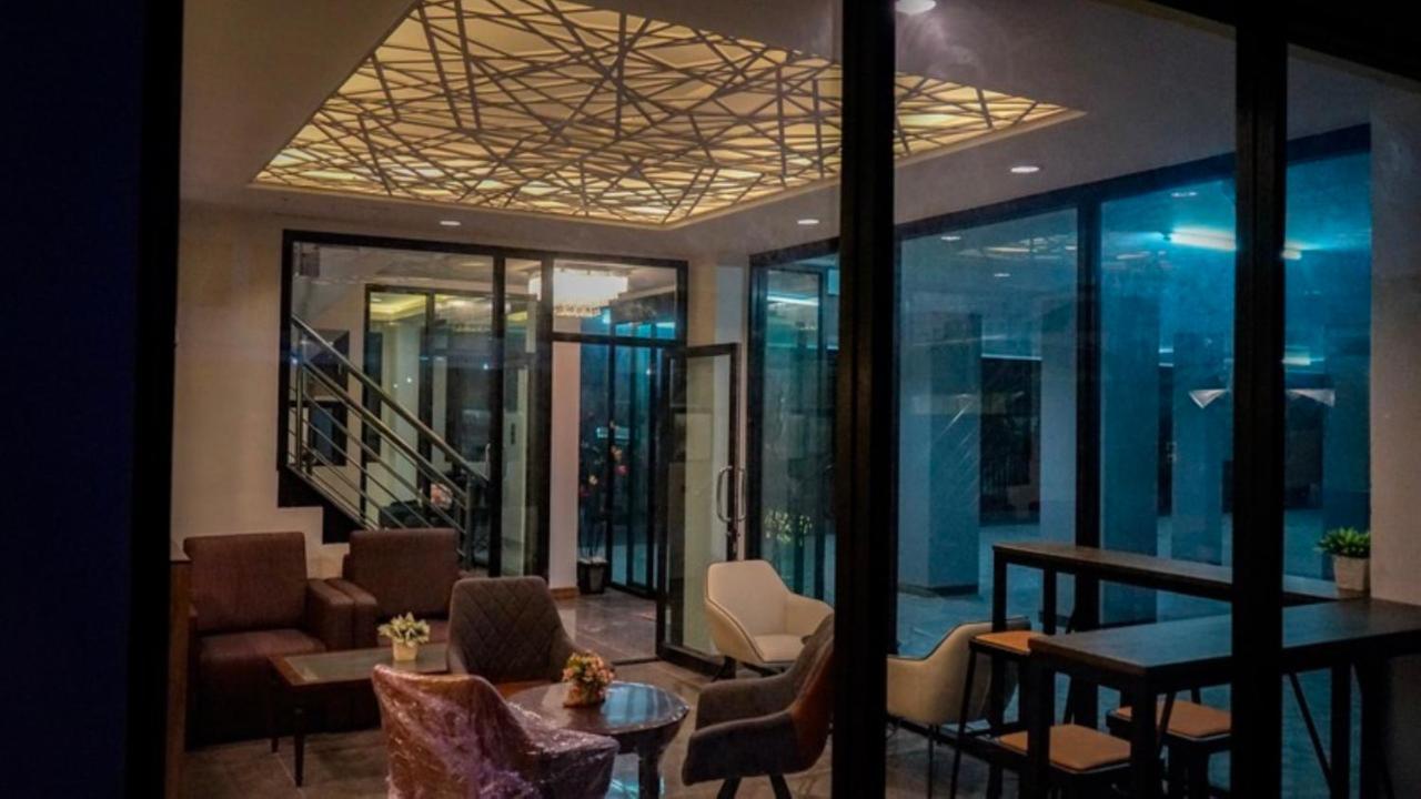 Plearnwan Deluxe Mansion Hotell Bangkok Eksteriør bilde